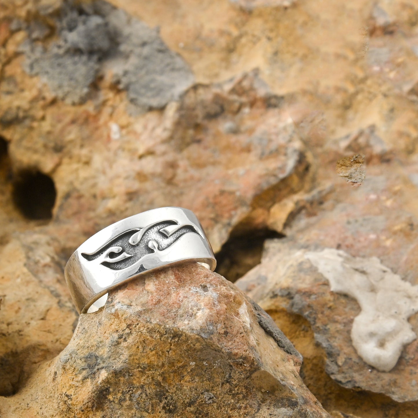 Insignia Ring