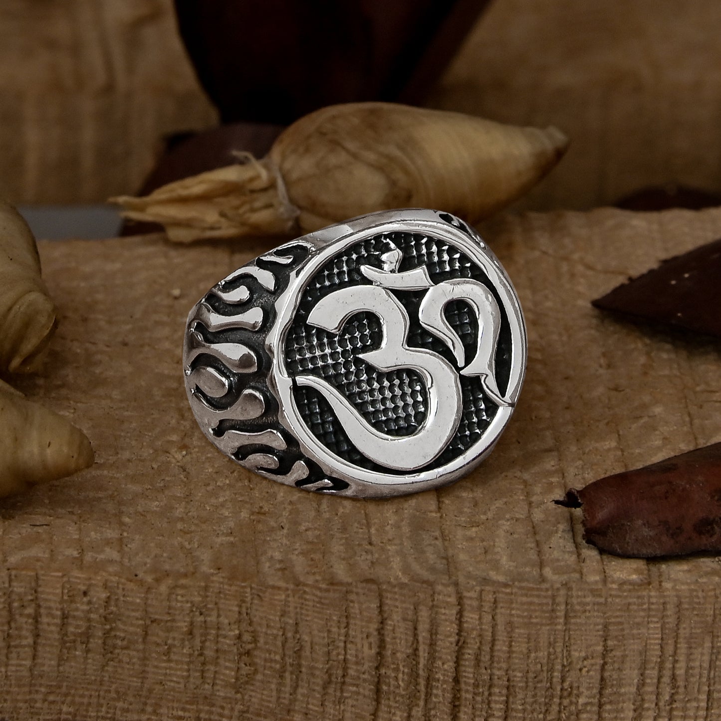 Om Ring