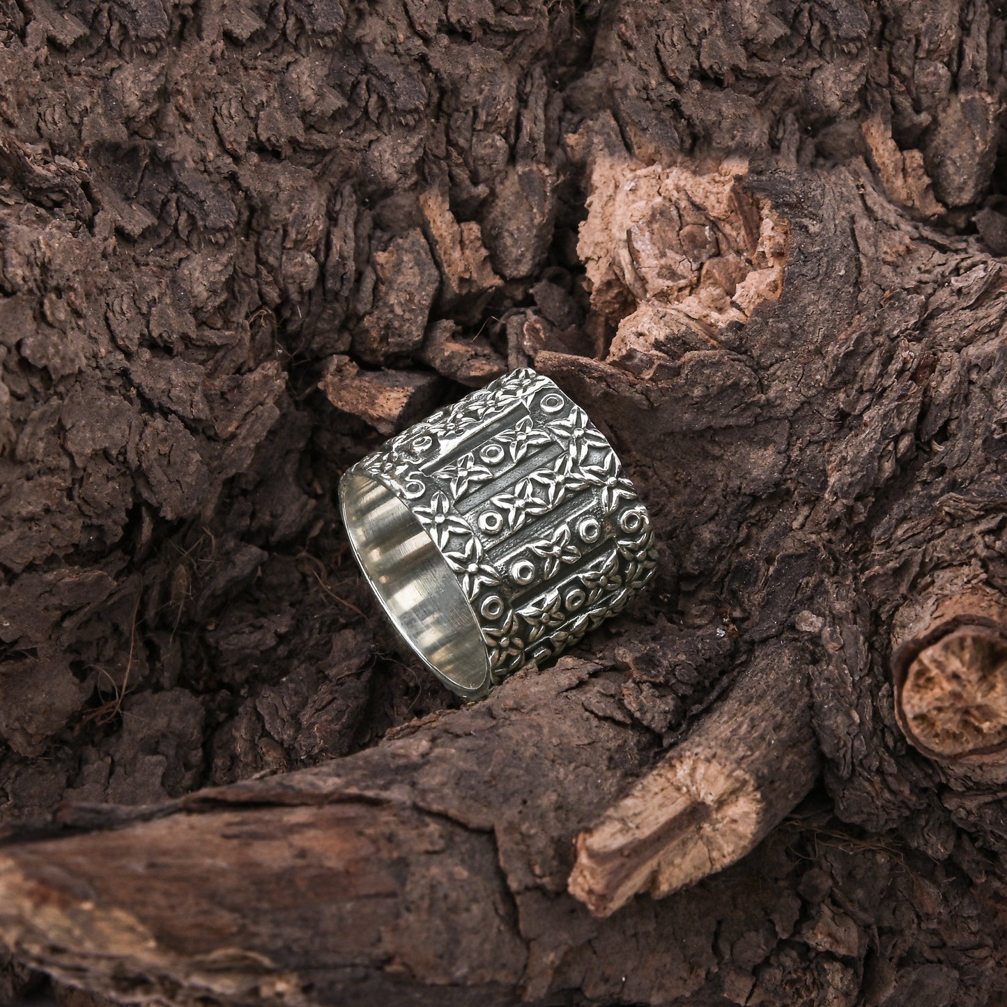 Shuriken Flowers Ring