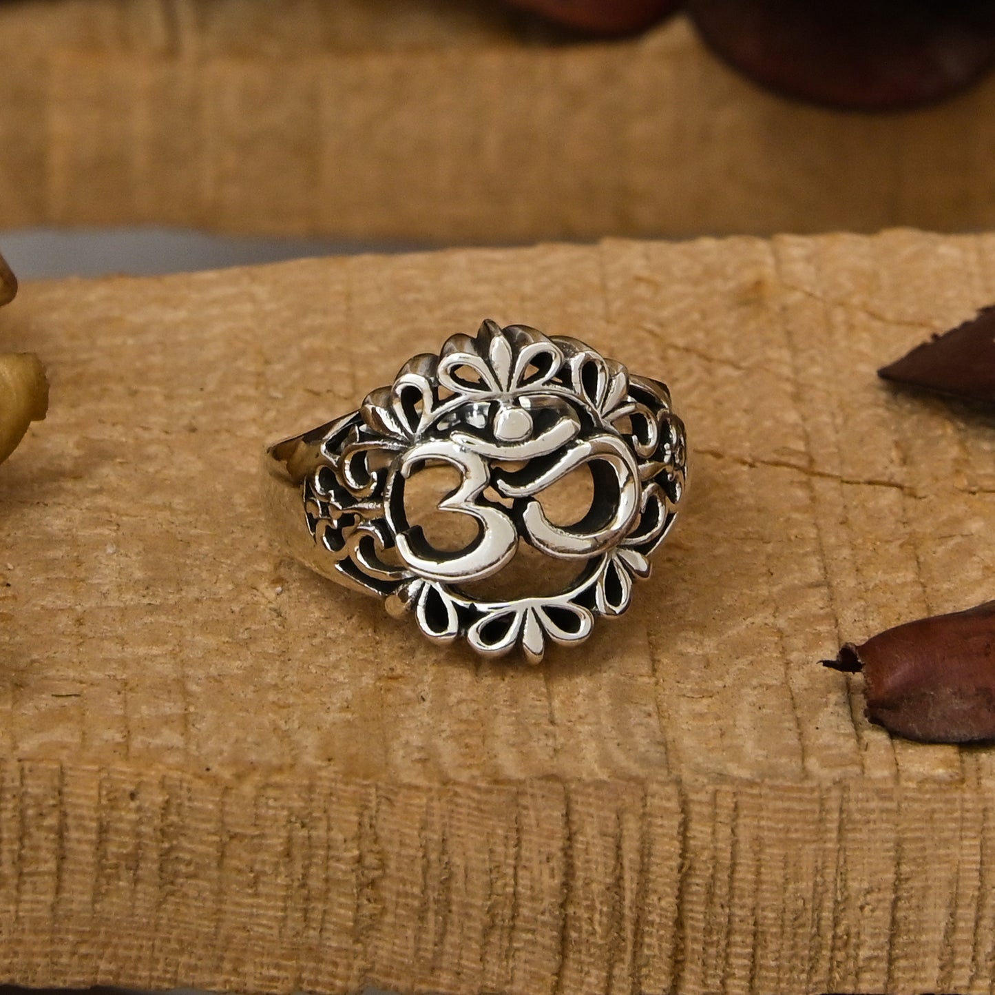 Om Ring