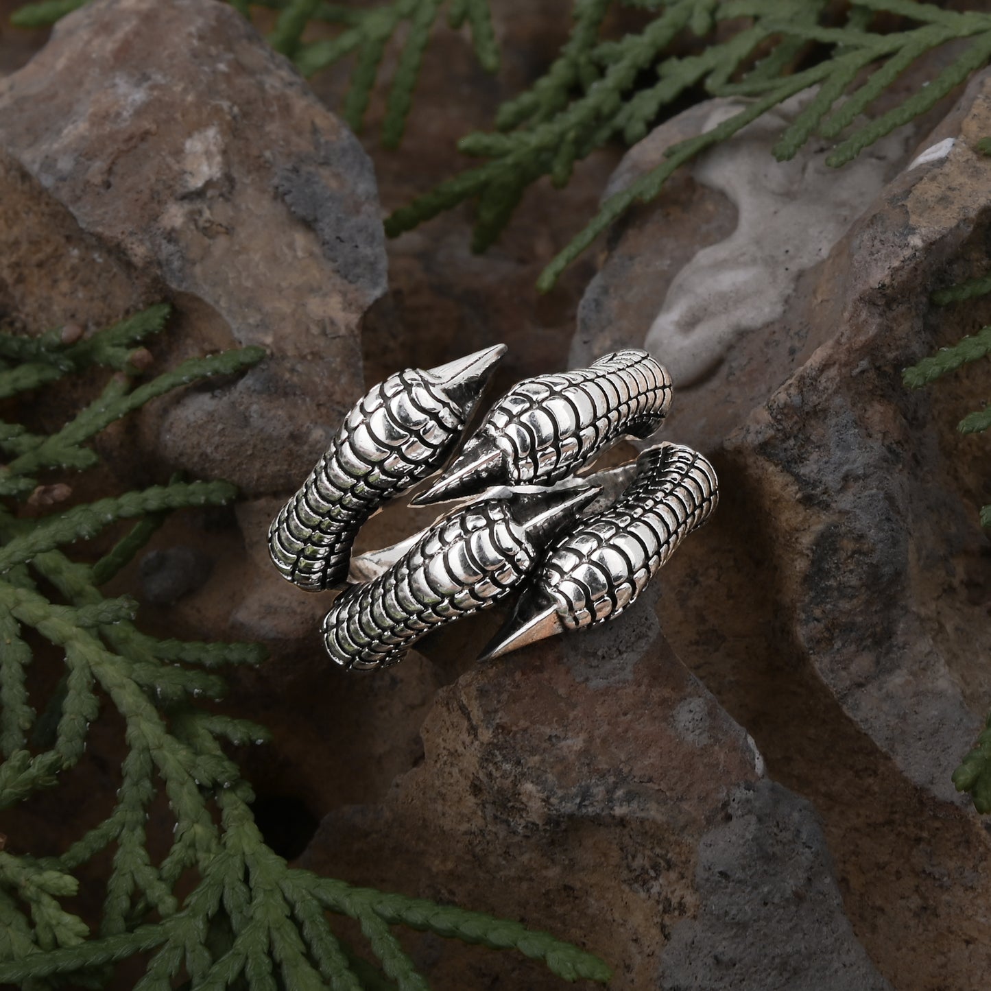 Claw Ring
